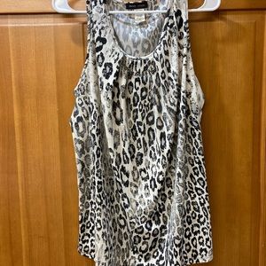 Like new, Mandy Evans 2xl animal print top.